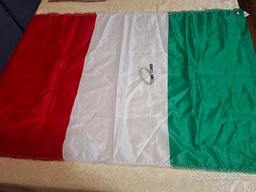 Bandiera italia e braccialetto Inter