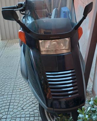  Honda CN 250.