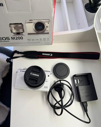 Canon EOS M200