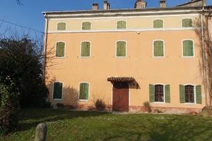 Casa padronale del 1580 con ampio terreno