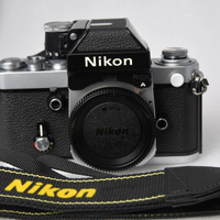 NIKON F2 A ARGENTO CON ESPOSIMETRO PHOTOMIC DP11