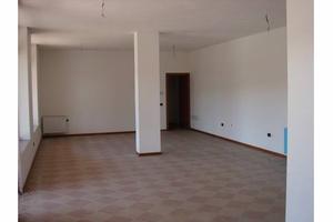 Immobile di 110 m² con 1 locale a Villafranca Pado