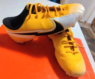 scarpe calcio Nike  numero 36