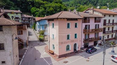 Porzione di casa cielo-terra adibito ad ufficio