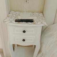 Comodino shabby bianco