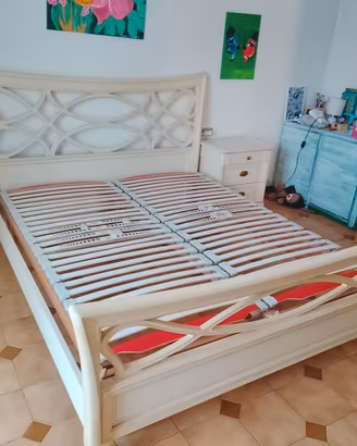 Struttura da letto matrimoniale + comodini