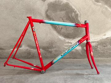 Telaio da corsa Giuliani tub. Cromo Light epoca 90