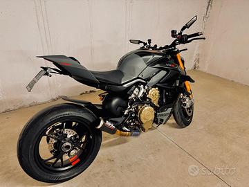 Ducati streetfighter V4S dark