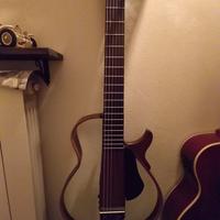 Chitarra Yamaha silente nylon.