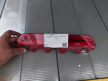 Stop supplementare kia sportage