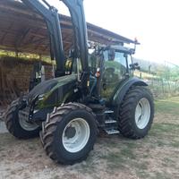 Trattore agricolo