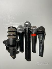 Lotto 5 microfoni professionali per audio e canto