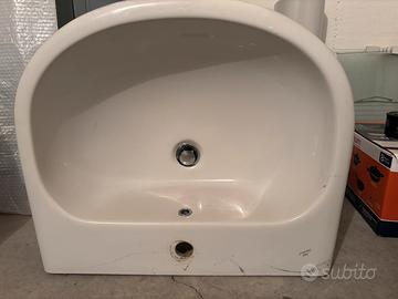 Lavandino e supporto