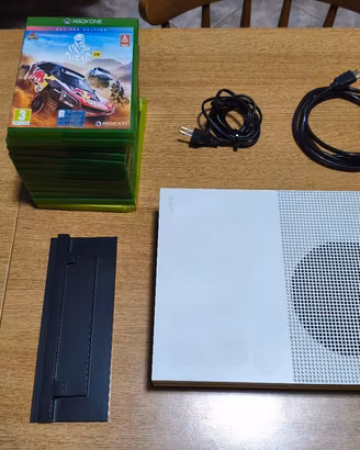 Xbox One S perfettamente funzionante con 13 giochi