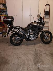 Moto Honda Transalp 750