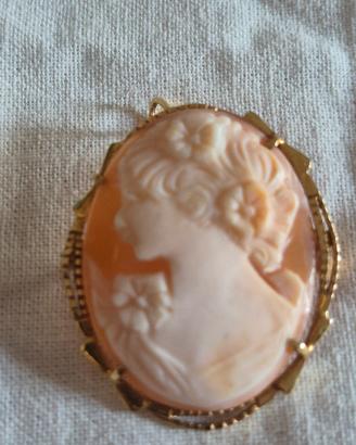 cammeo con montatura in oro spilla/pendente