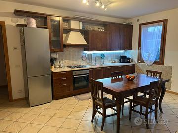 Cucina tavolo ciliegio