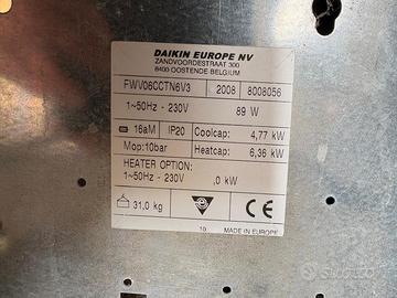 Fancoil Daikin appoggiato a terra FWV06CCTN6V3