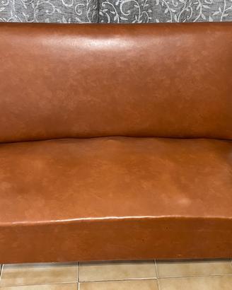 Salottino vintage similpelle e legno