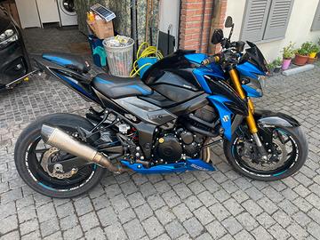 SUZUKI GSX S 750