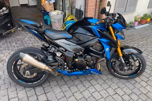 SUZUKI GSX S 750