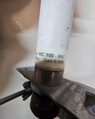 antenna UHF collineare