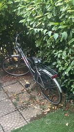 Bici da city/trekking con cambio Shimano