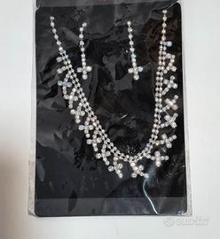 Elegante parure di bigiotteria composta da collana