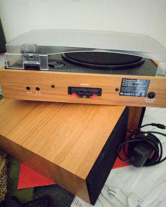 Giradischi Vintage con due diffusori stereo 