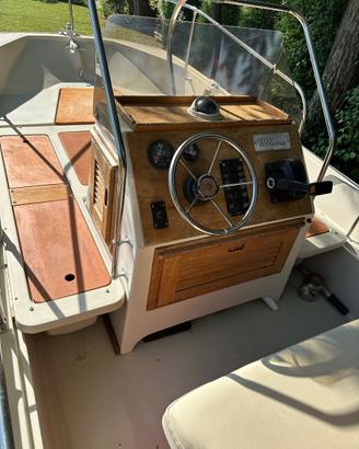 Boston Whaler Montauk 17