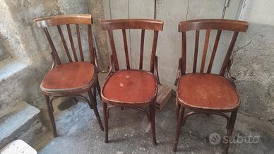 Tris Sedie da Bistrot Vintage in Legno Curvato 