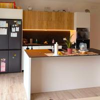 Cucina di design su misura con elettrodomestici