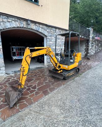 Mini escavatore JCB    14 q.li