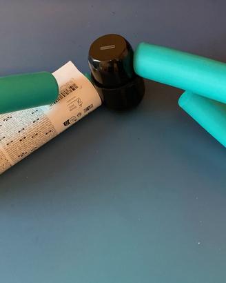 Attrezzo per sviluppo pettorali e bicipiti