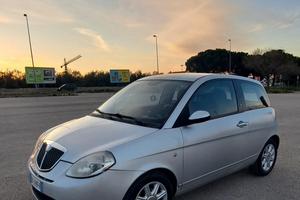Lancia y 2007
