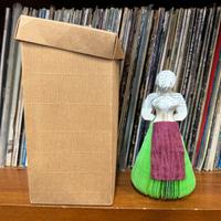 Statuetta in carta di giornale riciclata Zieddas