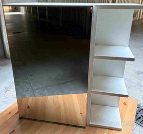 Mobiletto da bagno con specchio
