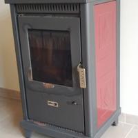 stufa a legna in ghisa.