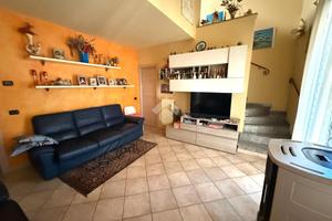 CASA SEMINDIPENDENTE A CASSOLNOVO