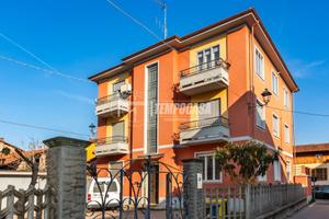 TRILOCALE AUTONOMO CON BOX AUTO E CANTINA