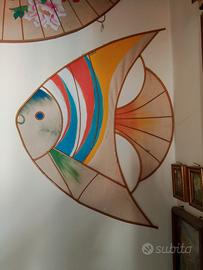 pesci in tela e legno