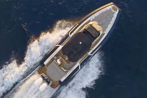FLYER F36 BWA 2 x 350 HONDA