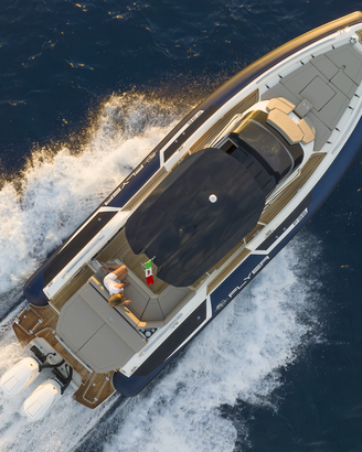 FLYER F36 BWA 2 x 350 HONDA
