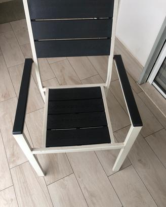 Tavolo e sedie da giardino