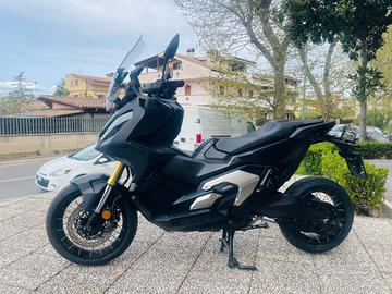 HONDA X-ADV 750 TUTTO INCLUSO ANCHE PASSAGGIO!