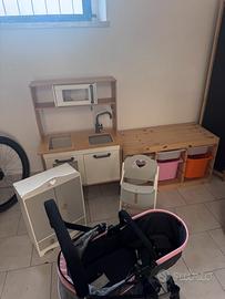 Cucina in legno + mobili e passeggino