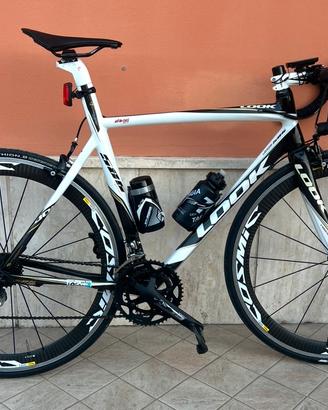 Bici da corsa look carbonio