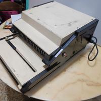 Perforatrice elettrica per carta