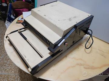 Perforatrice elettrica per carta