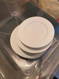 Servizio 18 piatti bianchi